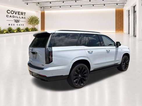 Certified 2026 Cadillac Escalade Platinum Sport w/ LPO, ONYX Package AWD/4WD image 13