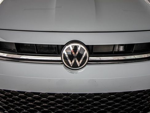 Used 2025 Volkswagen Jetta SE FWD image 7