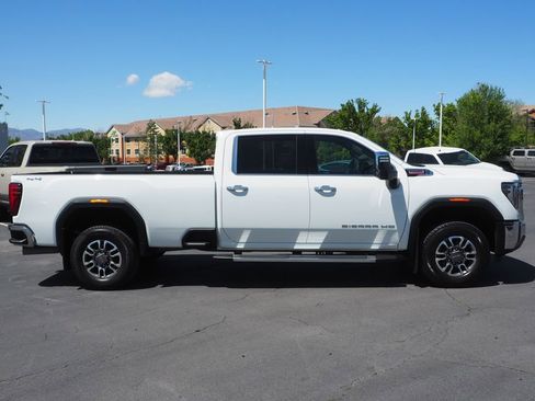 Used 2024 GMC Sierra 3500 SLT w/ SLT Convenience Package AWD/4WD image 8