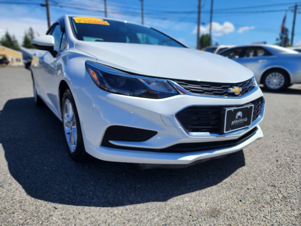 Used 2017 Chevrolet Cruze LT FWD image 3