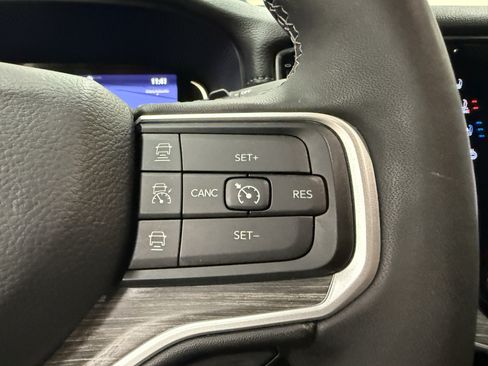 Used 2024 Jeep Wagoneer L Series II w/ Flexible Seating Group RWD image 20