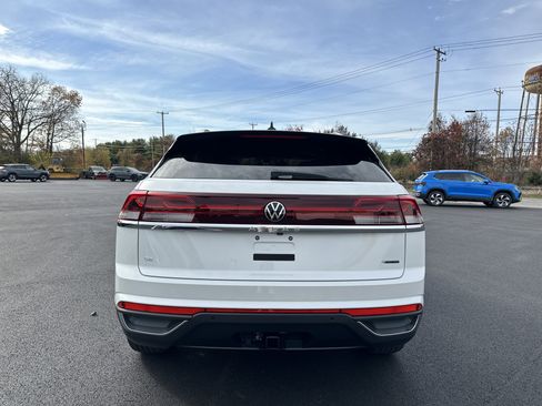 New 2026 Volkswagen Atlas Cross Sport SE image 7