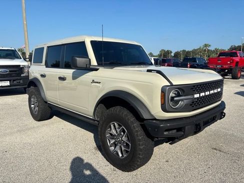 Used 2025 Ford Bronco Badlands AWD/4WD image 3