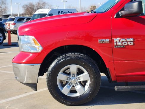 Used 2019 RAM 1500 Classic SLT image 8