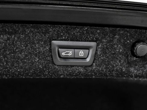 Used 2019 BMW 540i xDrive w/ M Sport Package image 57