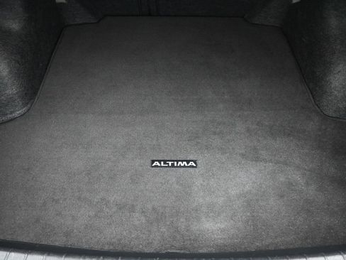 Used 2025 Nissan Altima 2.5 SV image 3