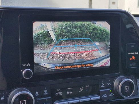 Certified 2023 Toyota Highlander XLE image 21