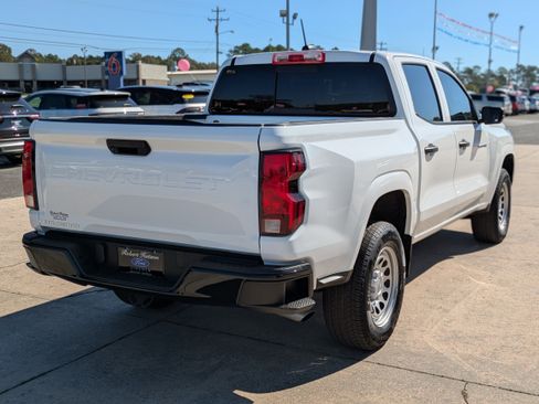 Used 2024 Chevrolet Colorado W/T w/ WT Convenience Package image 6