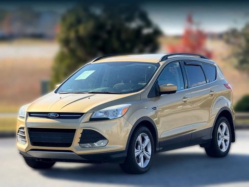 Used 2014 Ford Escape SE w/ Equipment Group 201A image 6