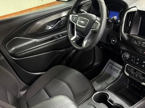 Used 2024 GMC Terrain SLE FWD image 24