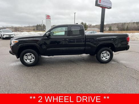 Used 2023 Toyota Tacoma SR image 7