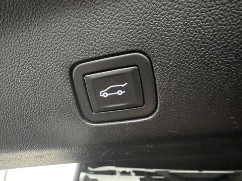 Used 2021 Cadillac Escalade ESV Sport image 34