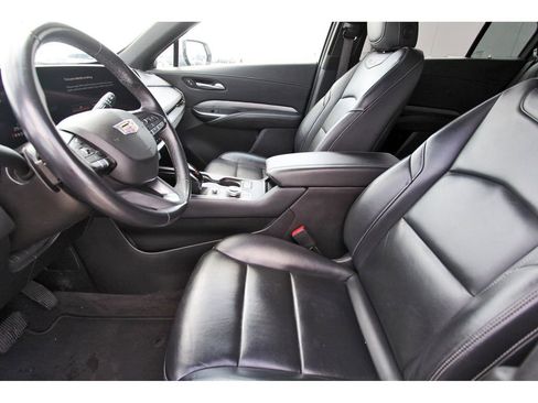 Used 2024 Cadillac XT4 Premium Luxury FWD image 6