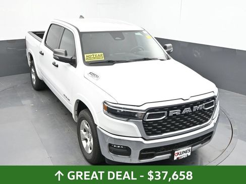 Used 2025 RAM 1500 Big Horn AWD/4WD image 44