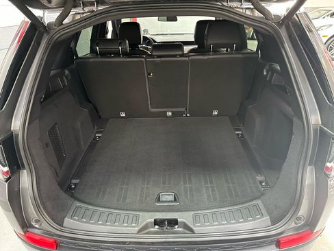 Used 2019 Land Rover Discovery Sport HSE AWD/4WD image 12