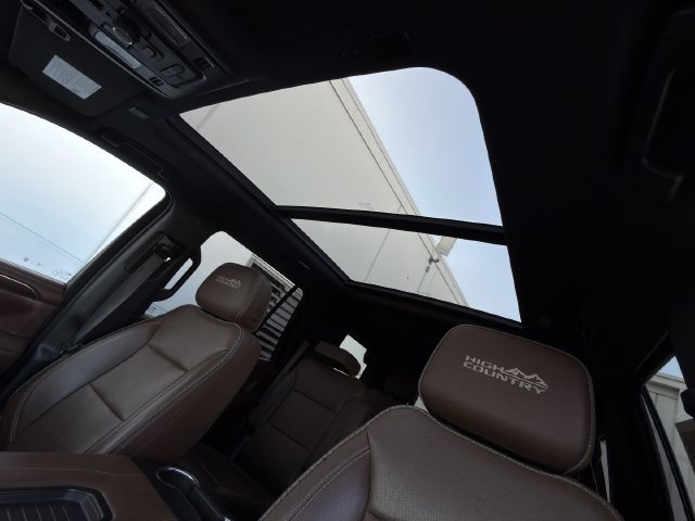 Used 2023 Chevrolet Tahoe High Country AWD/4WD image 28