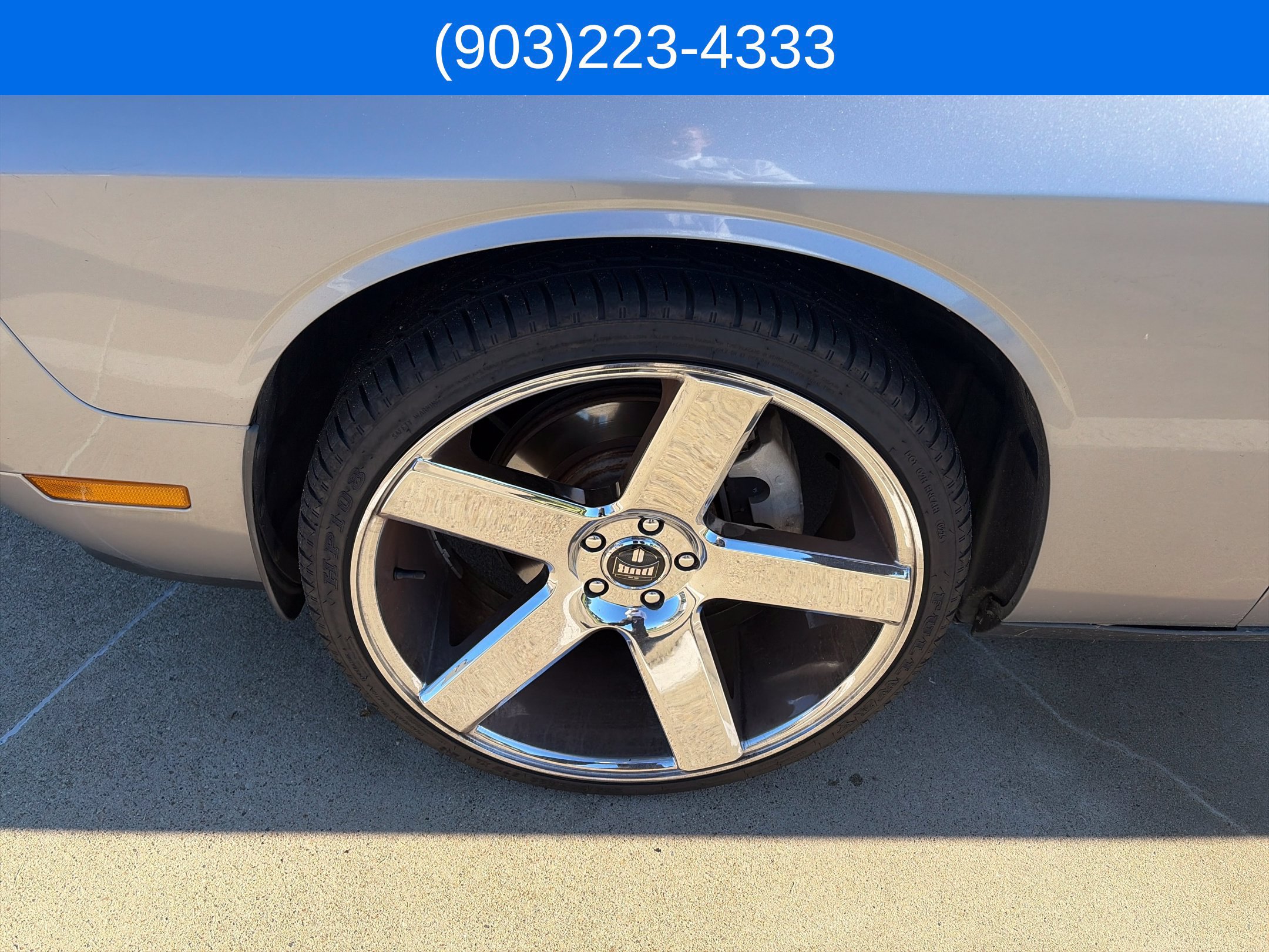 Used 2014 Dodge Challenger SXT w/ Super Sport Group (SS/T) RWD image 4