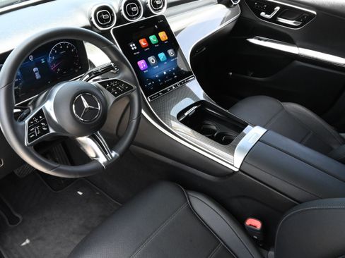 Used 2025 Mercedes-Benz GLC 300 image 14