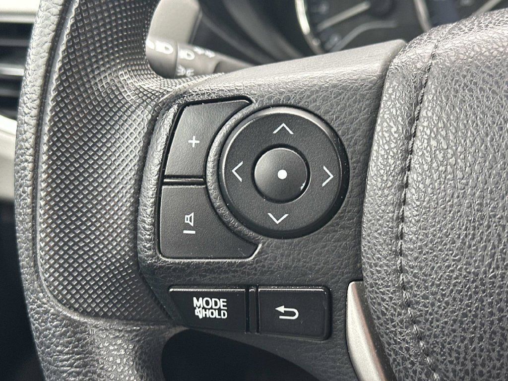 Used 2015 Toyota Corolla LE FWD image 22