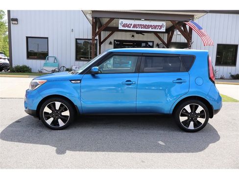Used 2017 Kia Soul + w/ Designer's Package image 2