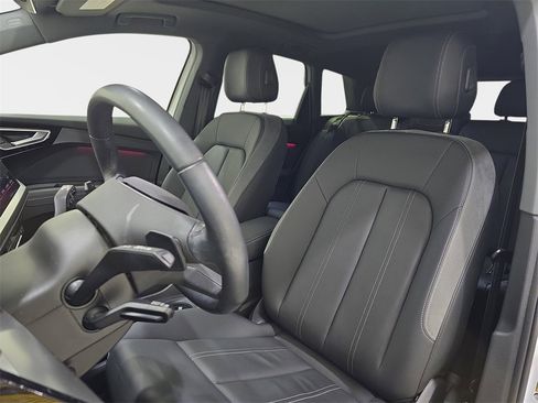 Certified 2024 Audi Q4 e-tron Prestige image 18