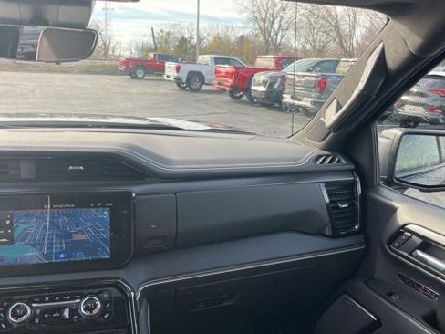 Certified 2025 GMC Sierra 1500 AT4X image 15