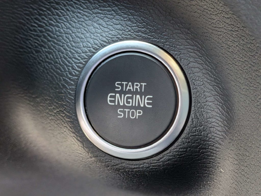 Used 2025 Volvo XC40 B5 Core AWD/4WD image 35