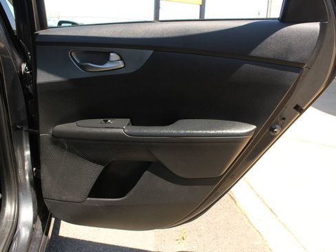 Used 2021 Kia Forte LXS FWD image 20