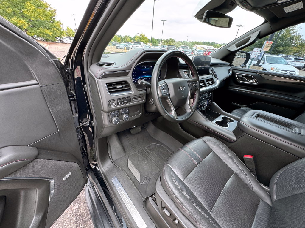 Used 2023 Chevrolet Suburban RST w/ Luxury Package AWD/4WD image 25