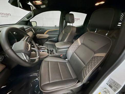 Used 2024 GMC Canyon Denali AWD/4WD image 22