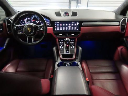 Used 2022 Porsche Cayenne image 27