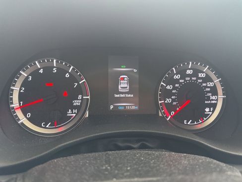 Used 2021 Toyota Highlander LE FWD image 16