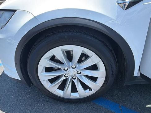 Used 2017 Tesla Model X 75D AWD/4WD image 24