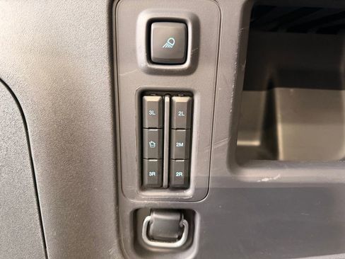 Used 2025 Ford Expedition Active AWD/4WD image 13