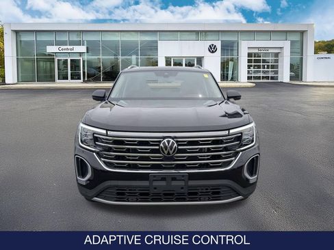 Used 2025 Volkswagen Atlas SEL AWD/4WD image 2