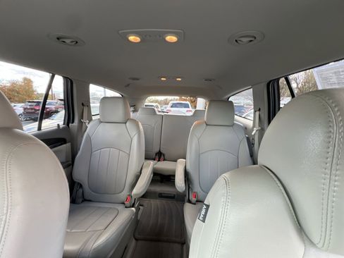 Used 2017 Buick Enclave Leather image 5