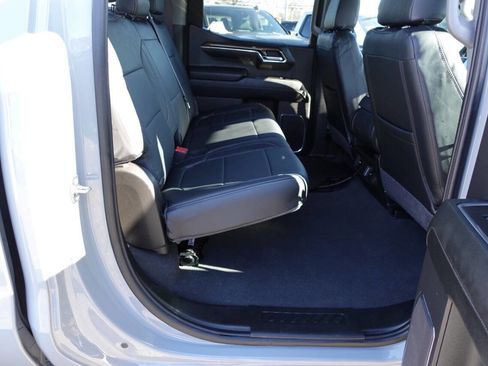 Used 2024 Chevrolet Silverado 1500 LT image 27