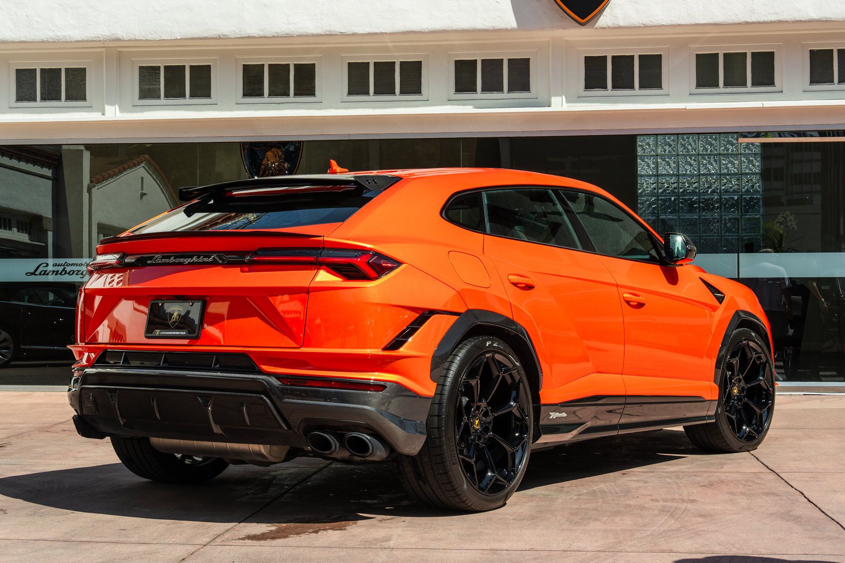 Used 2024 Lamborghini Urus Performante AWD/4WD image 3