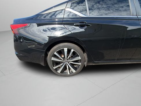 Used 2022 Nissan Altima 2.5 SR FWD image 32