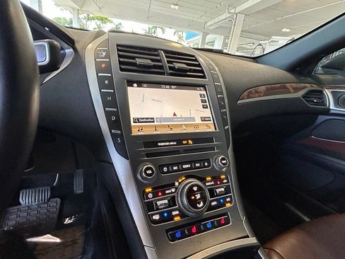 Used 2018 Lincoln MKZ Reserve w/ Technology Package FWD image 11