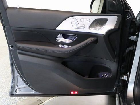 Used 2024 Mercedes-Benz GLE 350 4MATIC w/ AMG Line Exterior image 18
