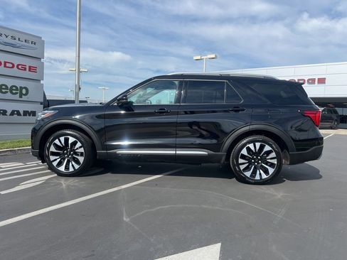 Used 2025 Ford Explorer Platinum w/ LUX Leather Package image 14