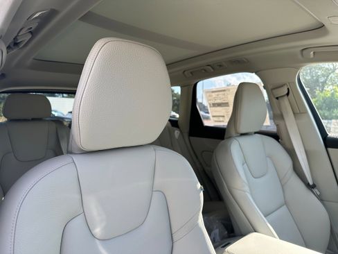 Certified 2025 Volvo XC60 T8 Plus w/ Protection Package Premier AWD/4WD image 9