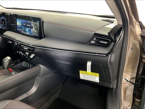 Certified 2025 Nissan Kicks SR FWD image 20