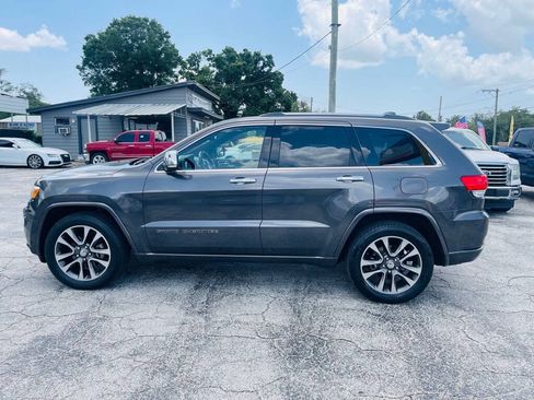 Used 2017 Jeep Grand Cherokee Overland RWD image 6