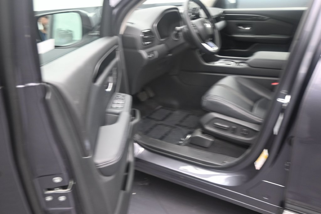 Used 2024 Honda Pilot EX-L image 10