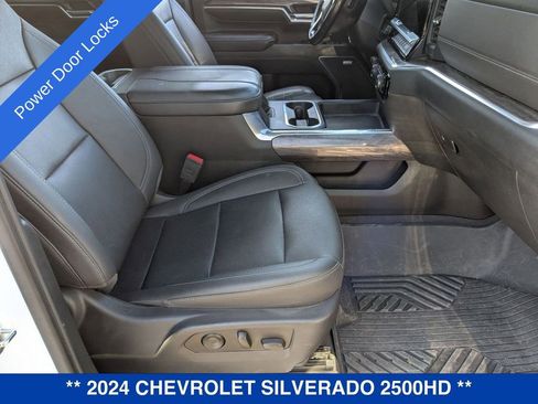 Used 2024 Chevrolet Silverado 2500 LTZ w/ LTZ Convenience Package image 41