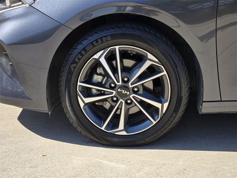 Certified 2023 Kia Forte LXS image 17