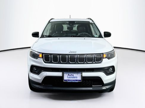 Used 2022 Jeep Compass Latitude AWD/4WD image 2