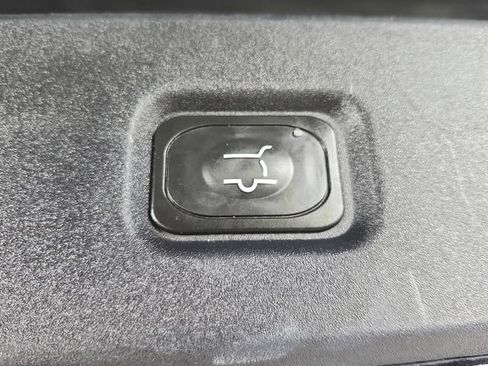 Used 2025 Ford Expedition Platinum w/ Driver's Package AWD/4WD image 50